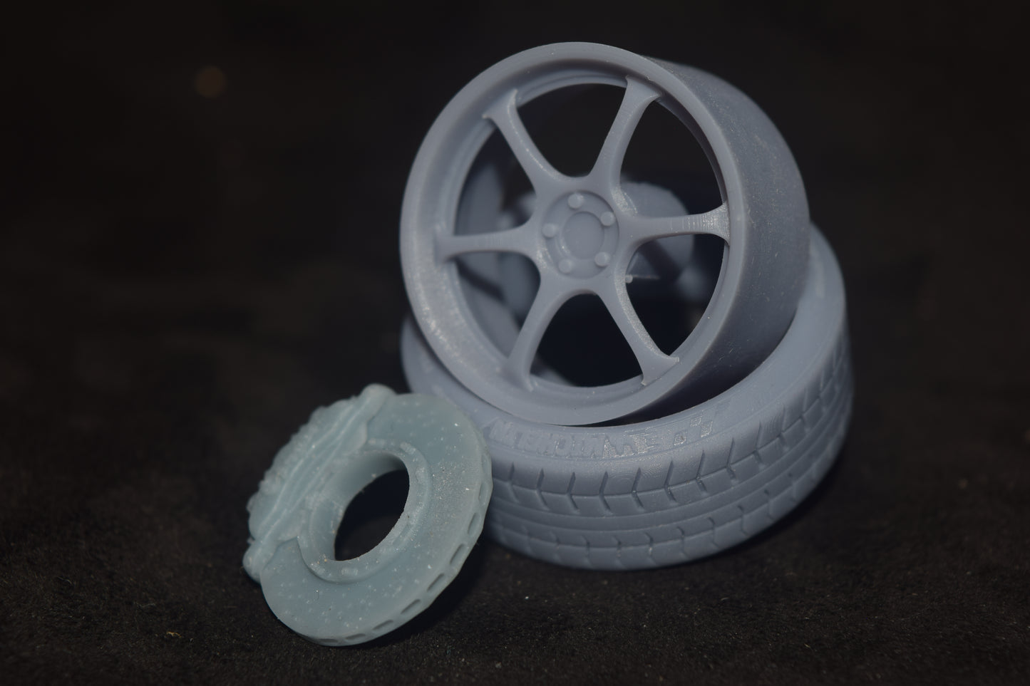 Advan Racing RG rims 1/18 with MICHELIN tyres and brake system