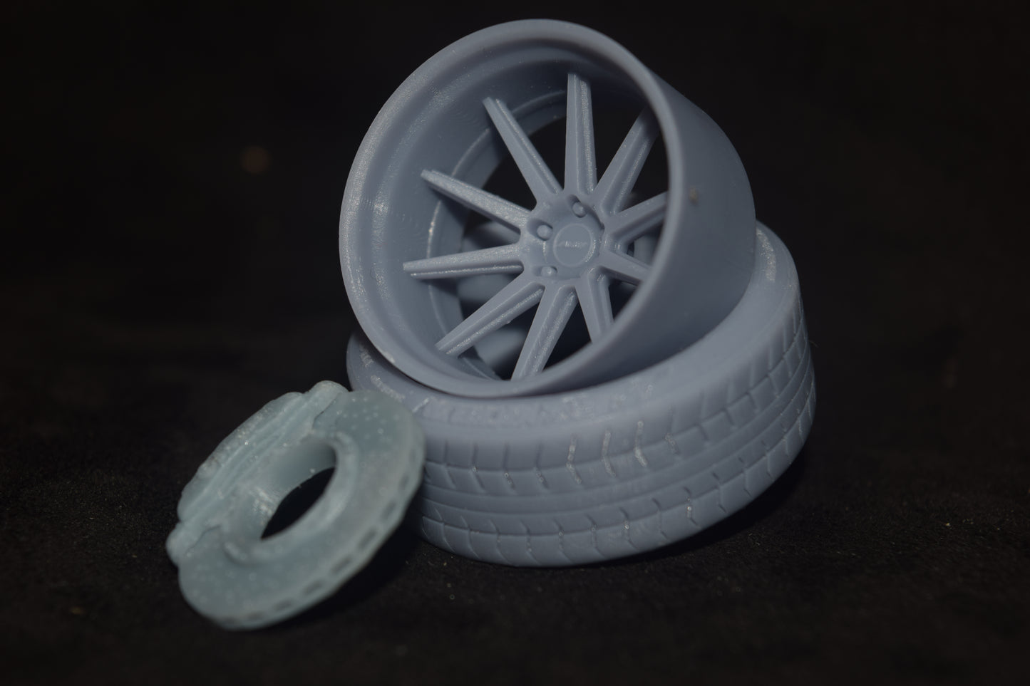 AMF Forged Concave 206 rims 1/18 with MICHELIN tyres and brake system