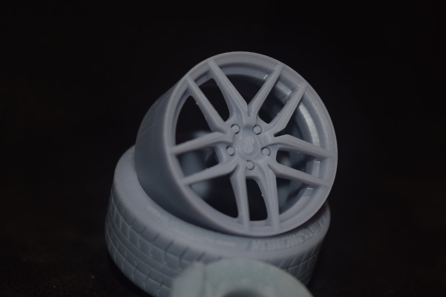 ENKEI Icon rims 1/18 with MICHELIN tyres and brake system