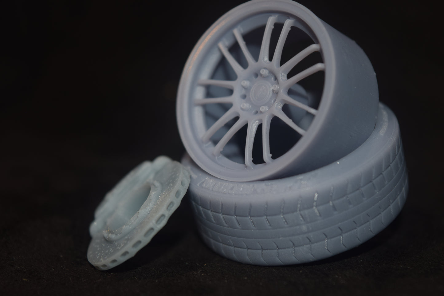 RAYS RE30 rims 1/18 with MICHELIN tyres and brake system