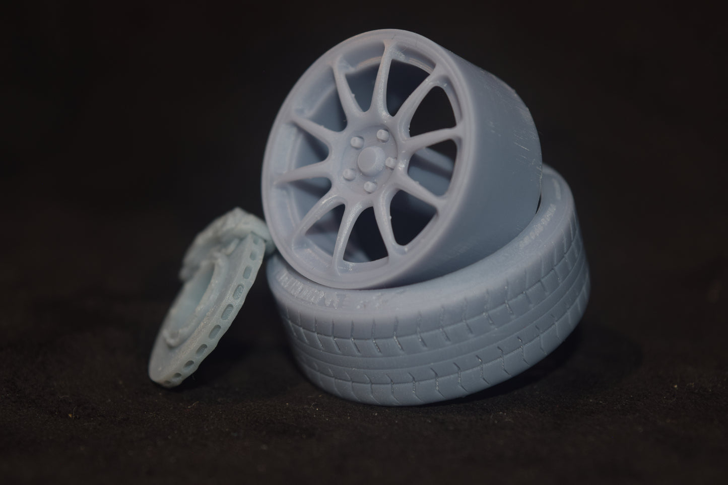 RAYS ZE40 rims 1/18 with MICHELIN tyres and brake system