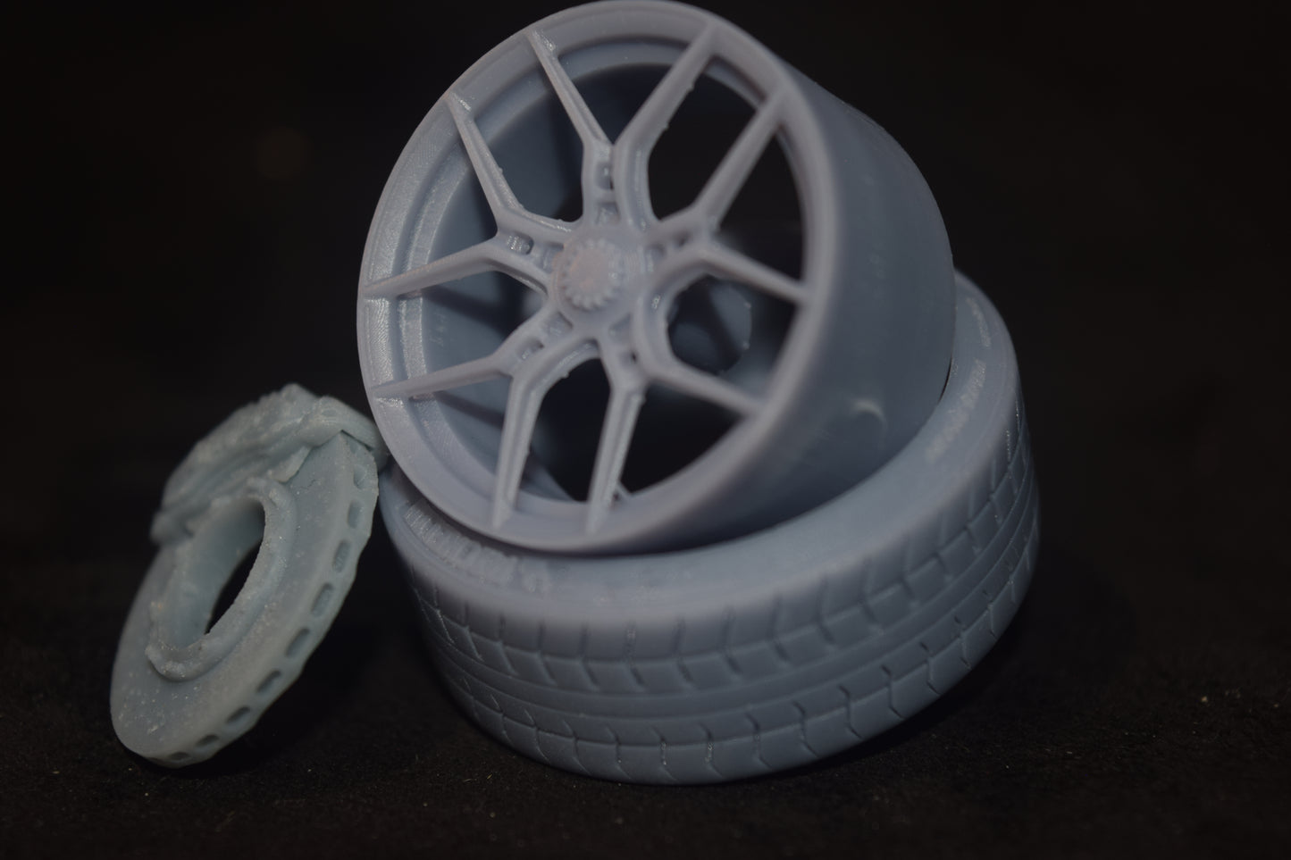 Brixton CM5 rims 1/18 with MICHELIN tyres and brake system