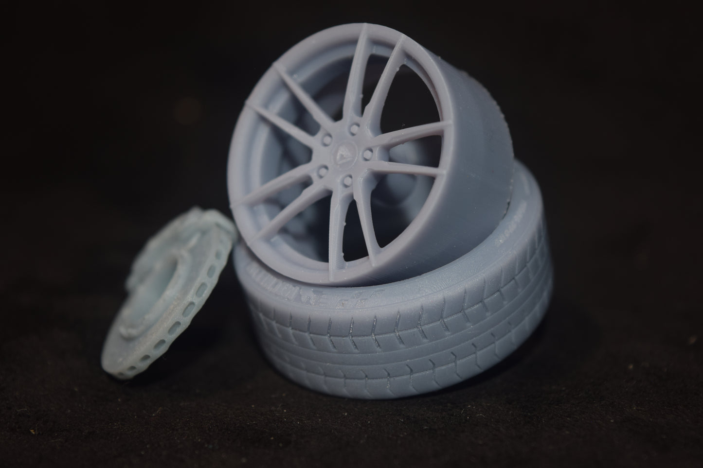 Vissol Forged 1540 rims 1/18 with MICHELIN tyres and brake system