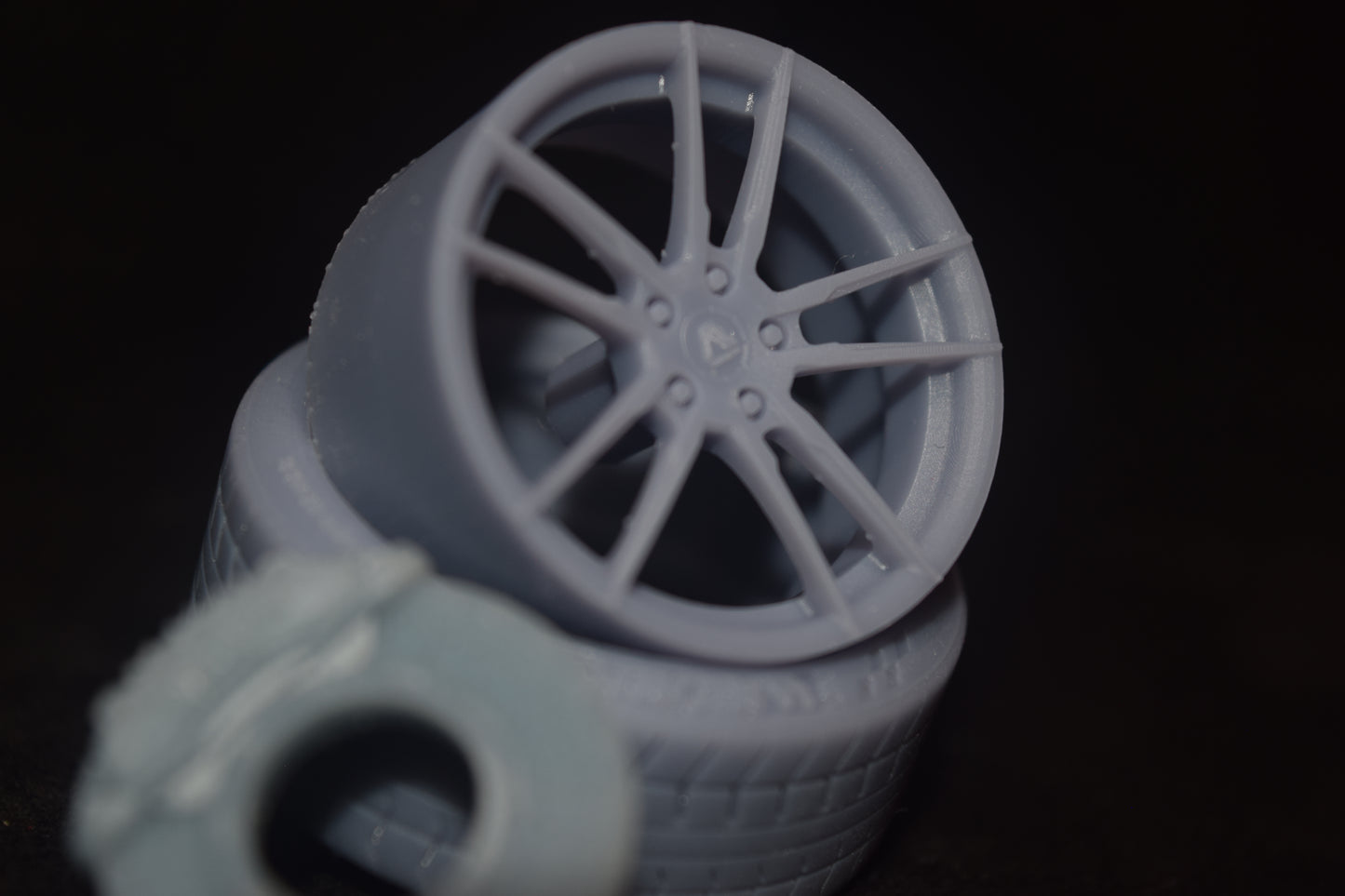 Vissol Forged 1540 rims 1/18 with MICHELIN tyres and brake system