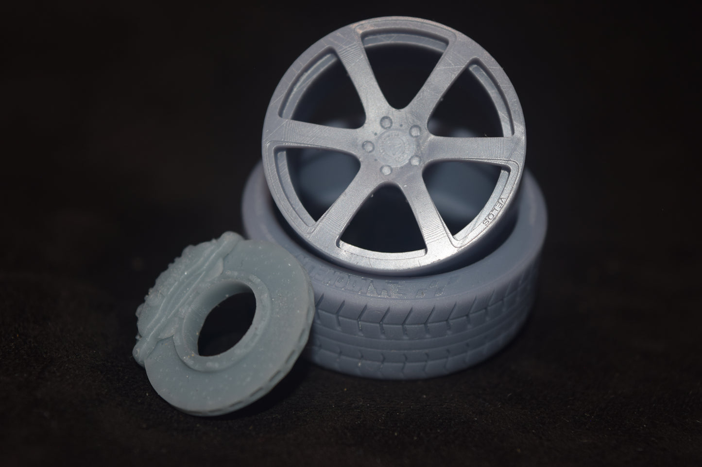 VELOS VCS rims 1/18 with MICHELIN tyres and brake system