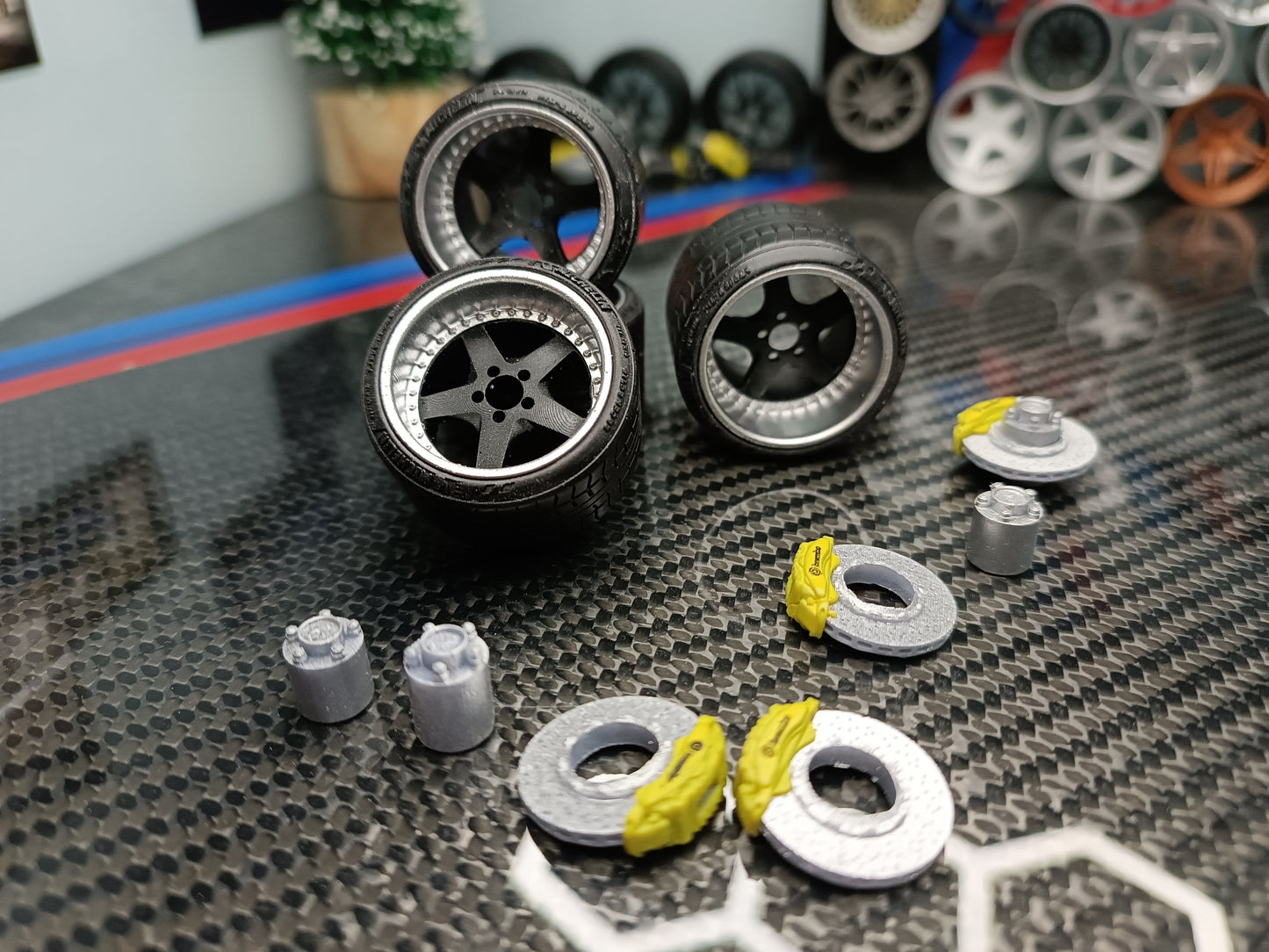 WORK Equip 05 rims 1/18 with MICHELIN tyres and brake system
