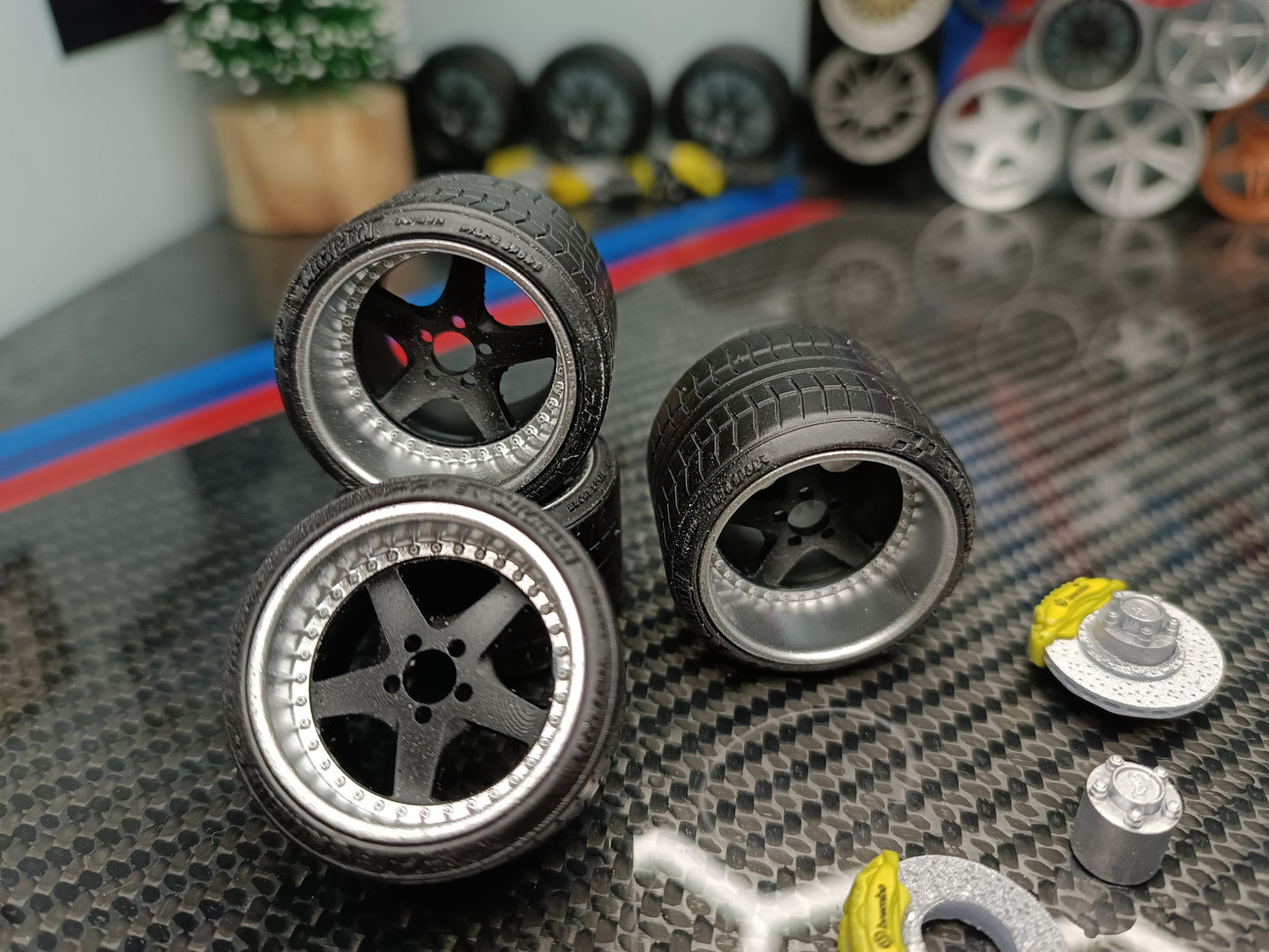 WORK Equip 05 rims 1/18 with MICHELIN tyres and brake system