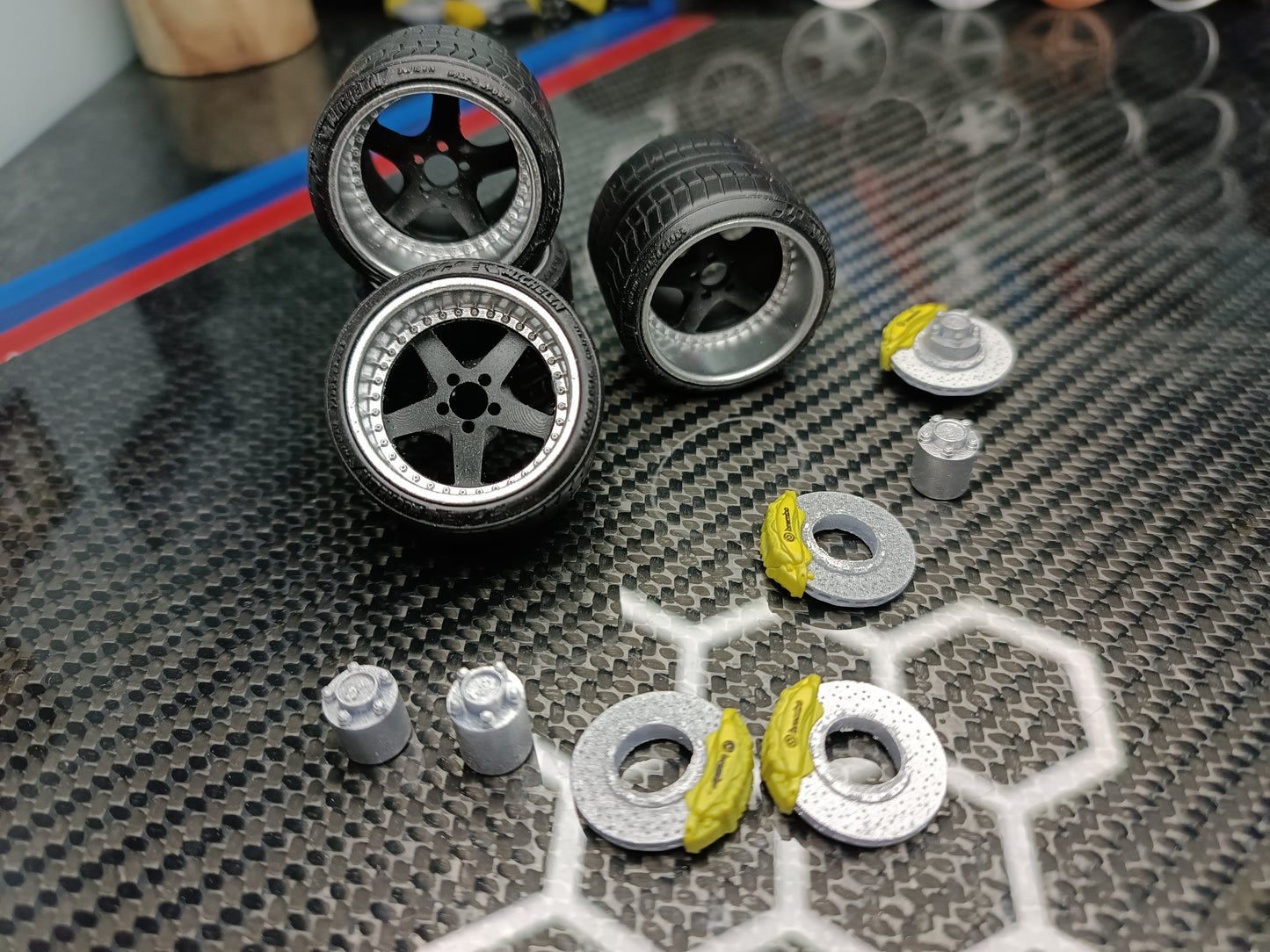 WORK Equip 05 rims 1/18 with MICHELIN tyres and brake system