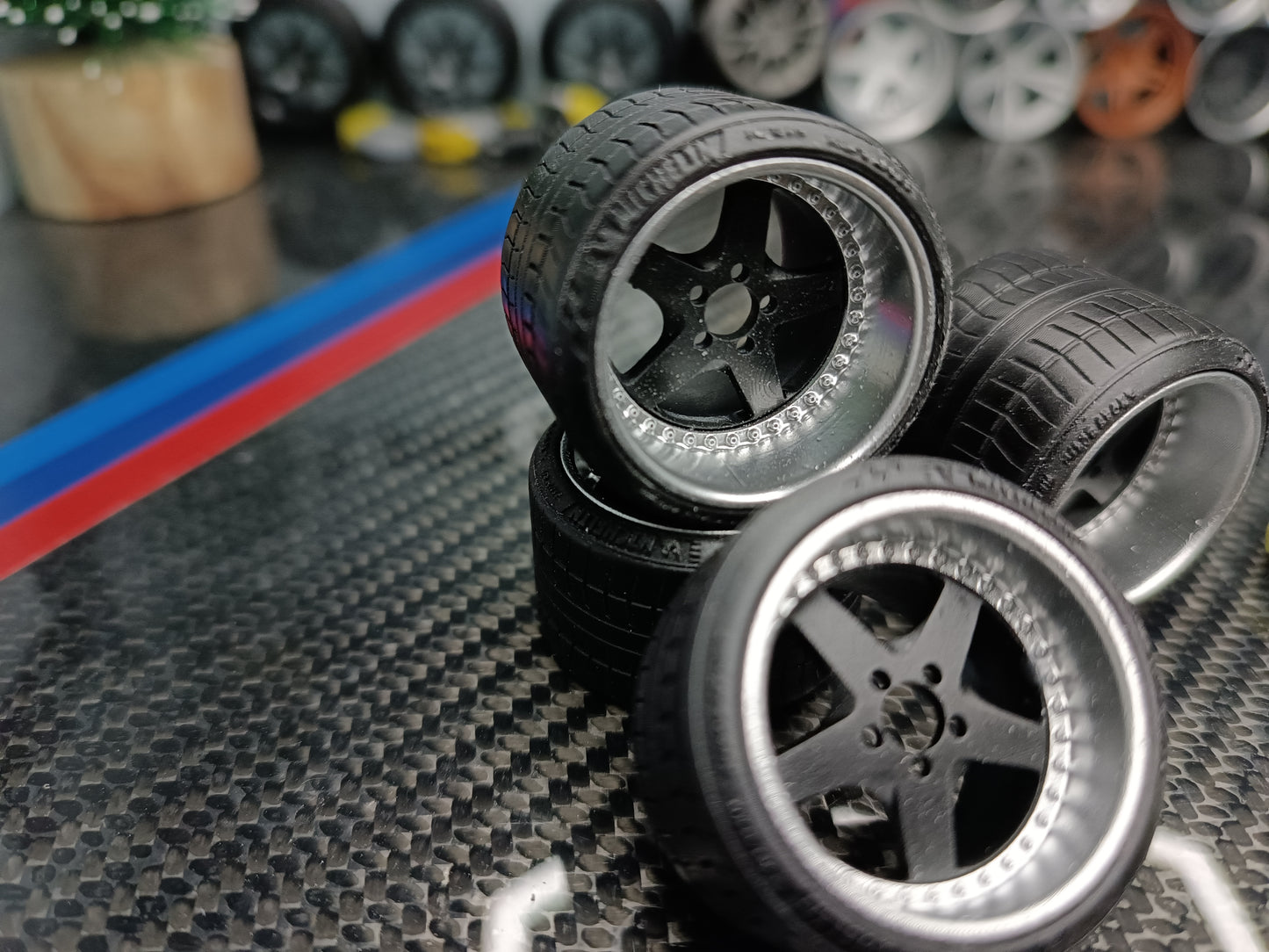 WORK Equip 05 rims 1/18 with MICHELIN tyres and brake system