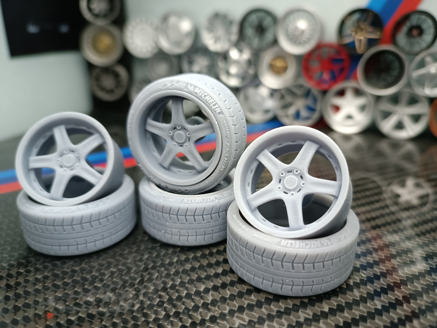 RAYS VOLK Racing rims 1/18 with MICHELIN tyres and brake system