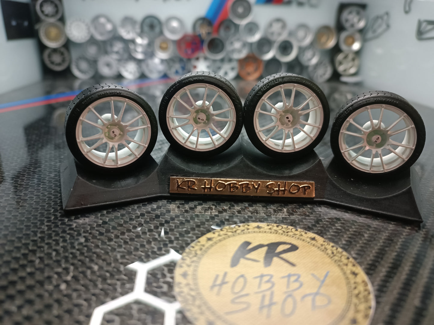 OZ Ultraleggera rims 1/18 with MICHELIN tyres and brake system