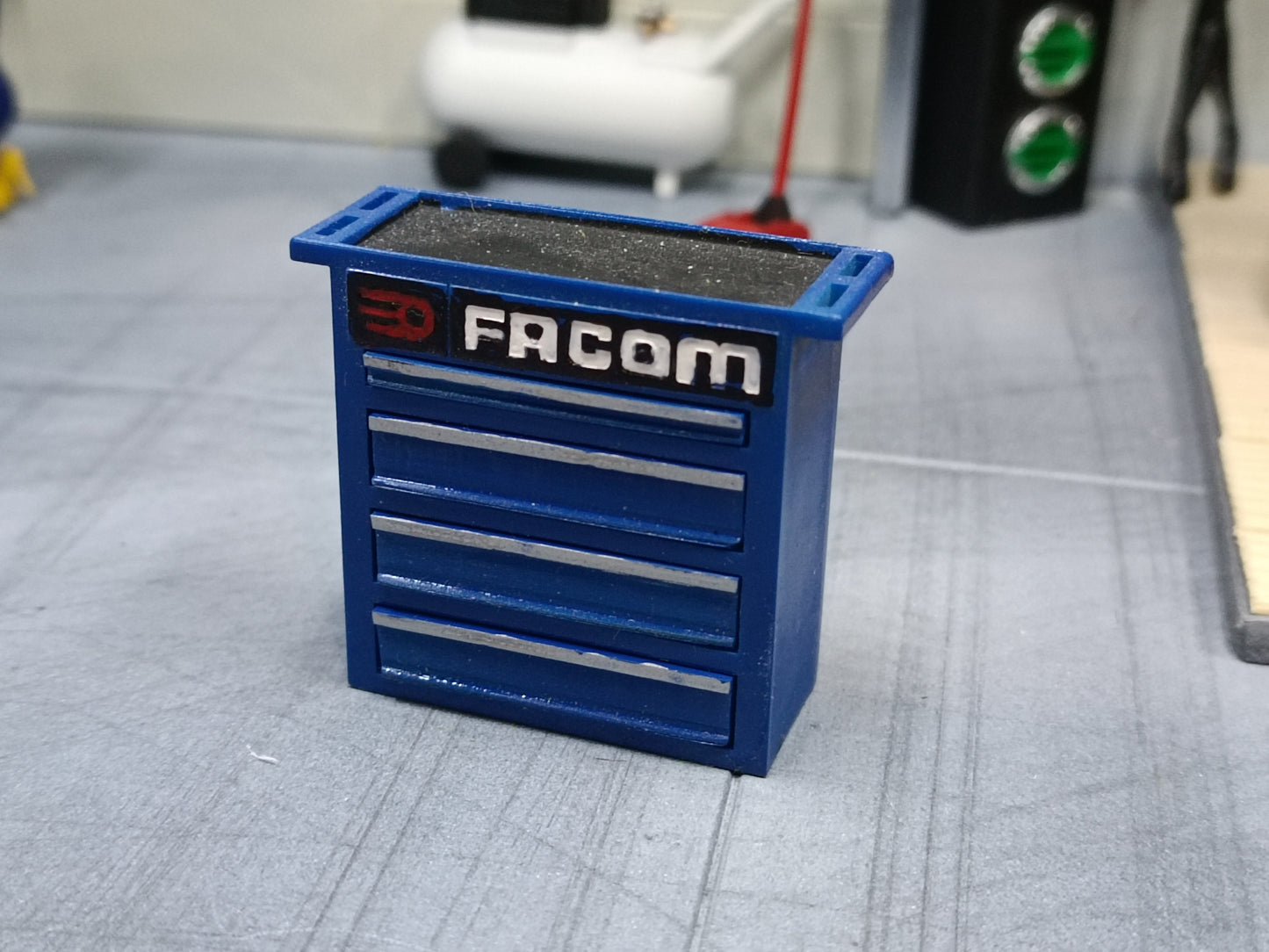 FACOM tool cabinet with 4 drawers 1/18