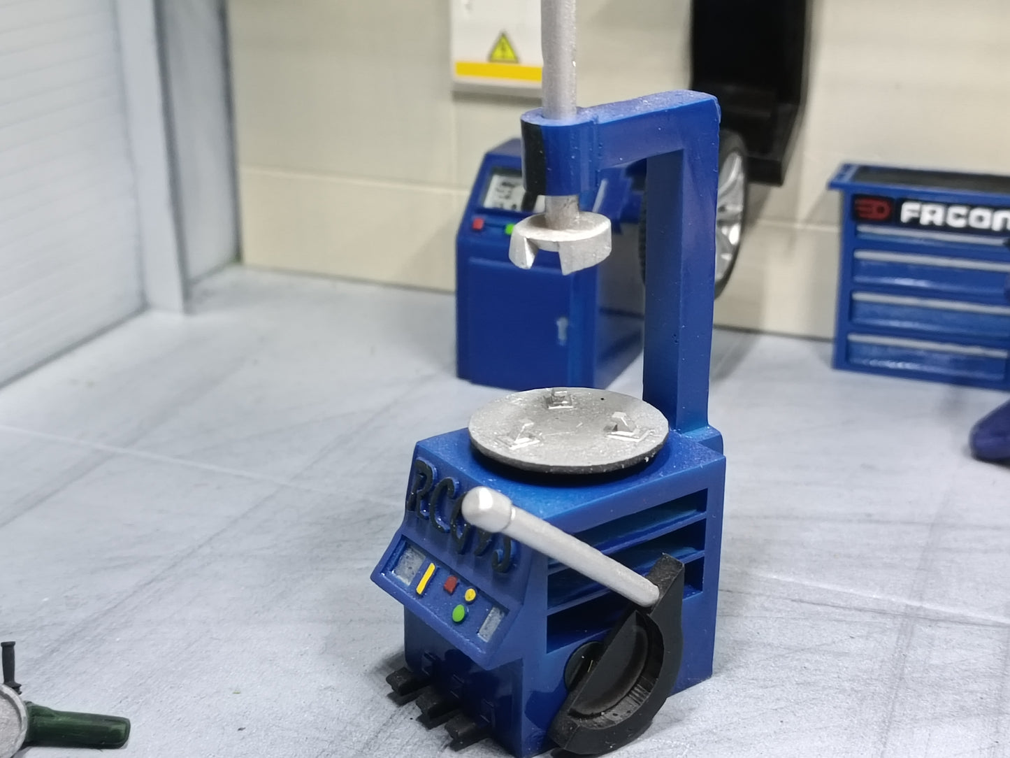 Tyre changer machine 1/18