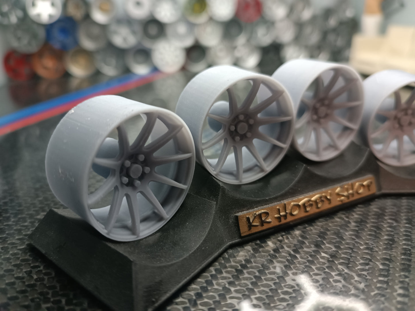 Japan Racing JR11 rims 1/18 with MICHELIN tyres and brake system