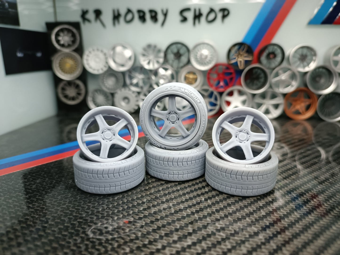 RAYS VOLK Racing rims 1/18 with MICHELIN tyres and brake system