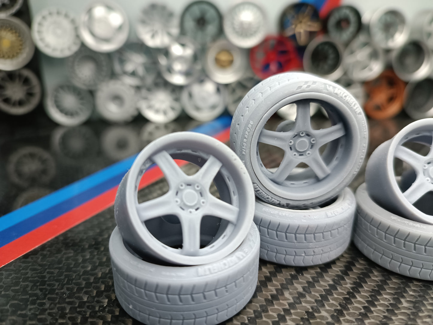 RAYS VOLK Racing rims 1/18 with MICHELIN tyres and brake system