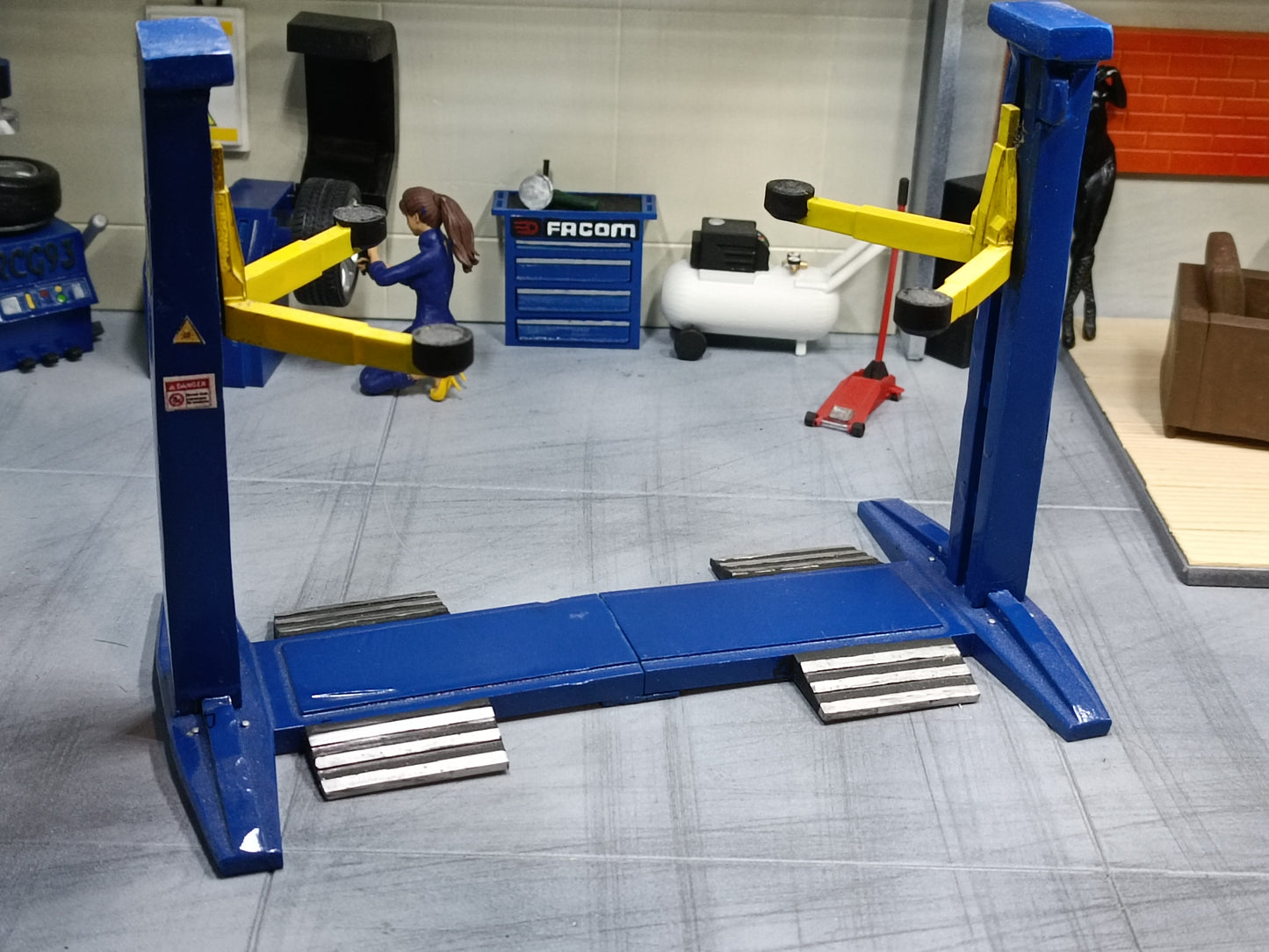 Car lift  1/18