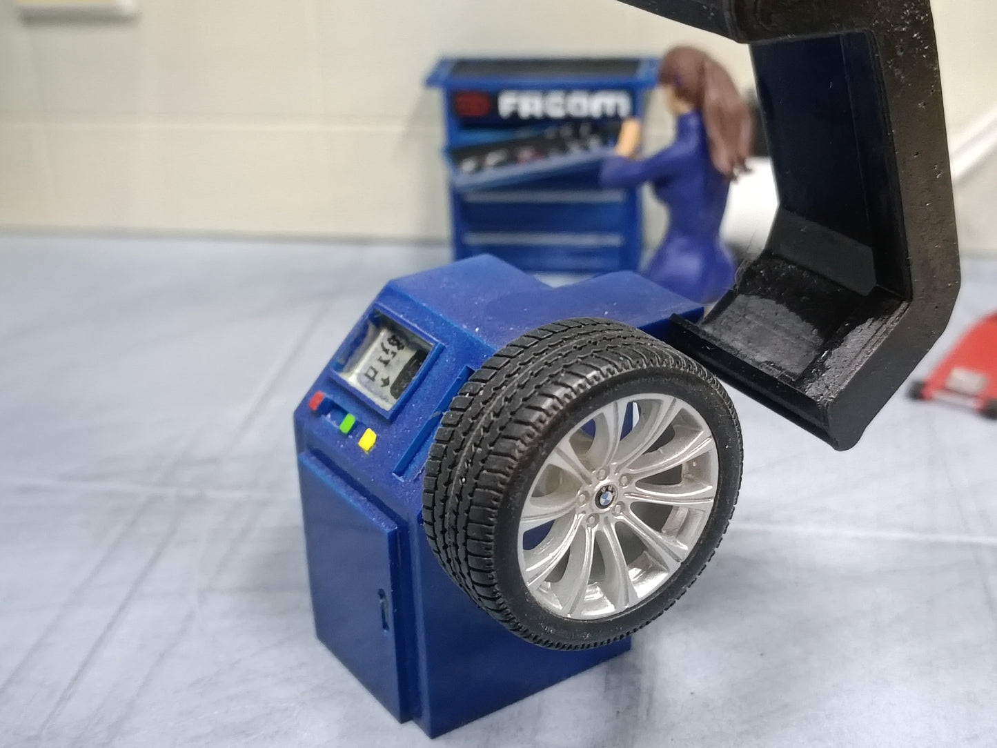 Wheel Balancing Machine 1/18