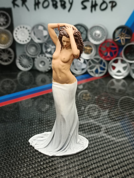 Half naked beautiful girl figure 1:18 scale